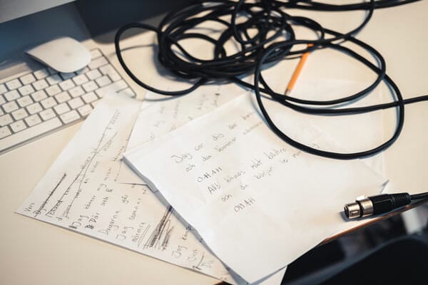 Elever skriver musik tillsammans under Skapande skola med Optagonen