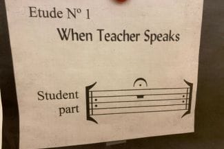 Bild på citat "När lärare talar"